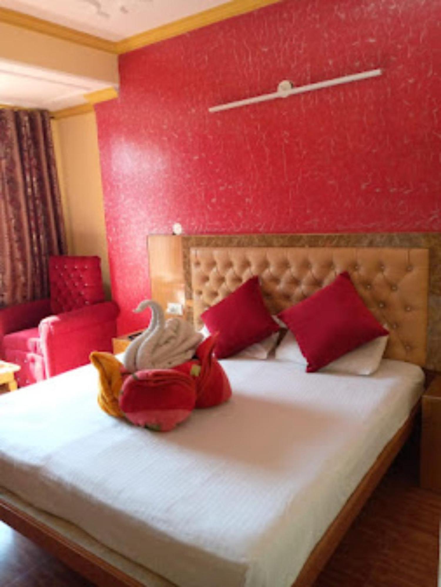 Hotel King Palace - Nature-Valley-Luxury-Room - Prime Location With Parking Facilities Шимла Экстерьер фото
